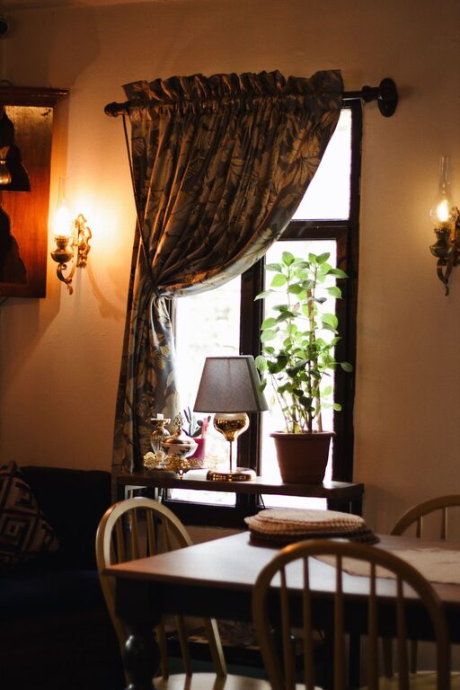 Tips for Creating a Cozy and Inviting Living Space on a Budget